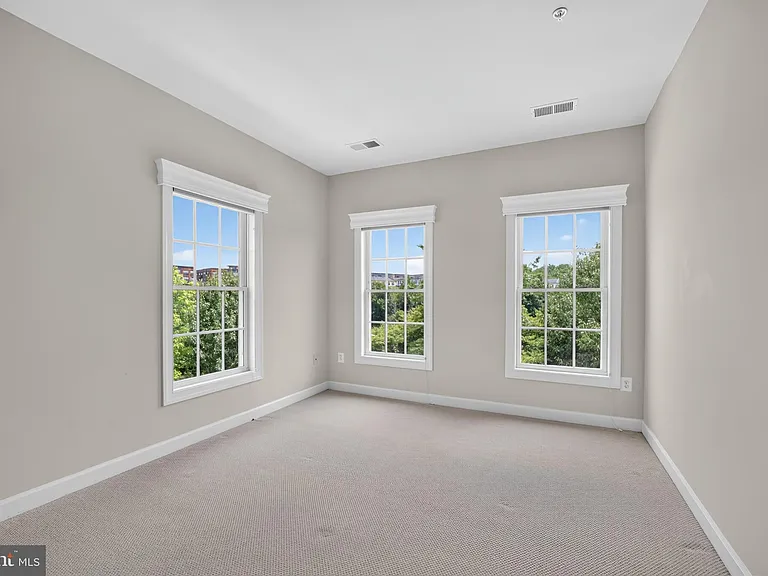 30 Sharpstead Ln — Photo 56