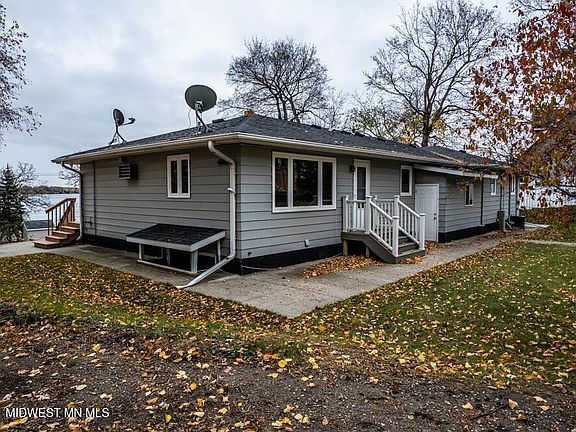 3rd image of 1110 W Lake Dr APT 2
