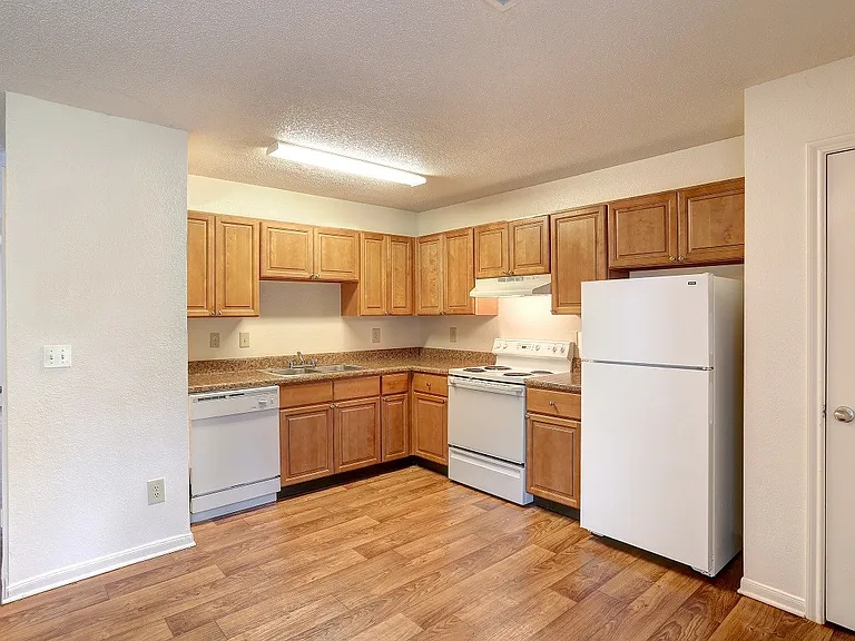 Rutherford Pointe Townhomes — Photo 9