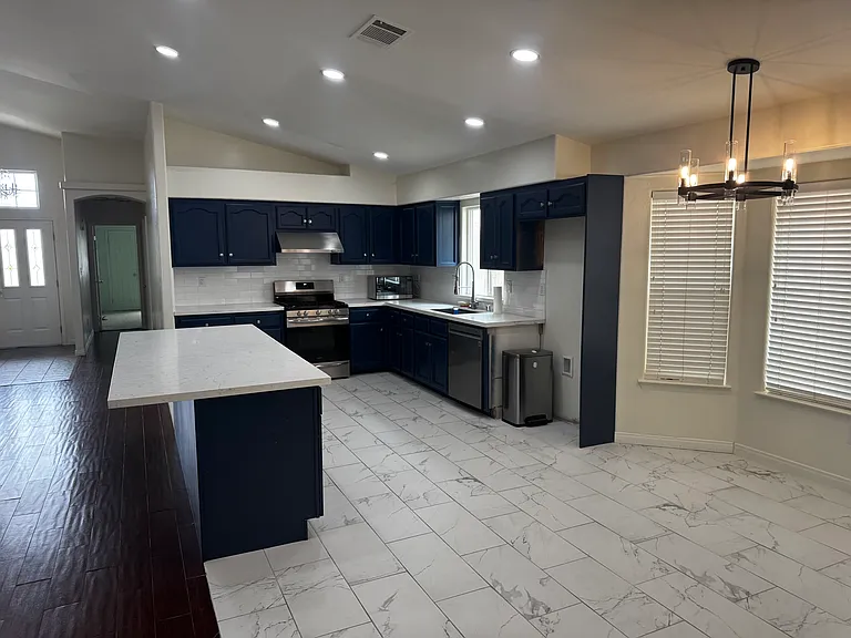 11009 New Forest Dr — Photo 7