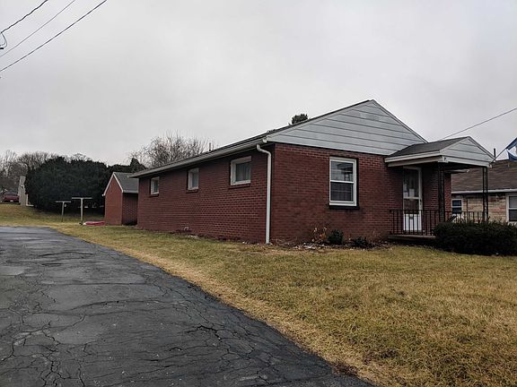 3rd image of 700 E Bishop St