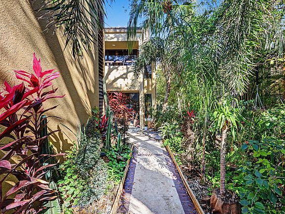 3rd image of 738 St Albans Drive