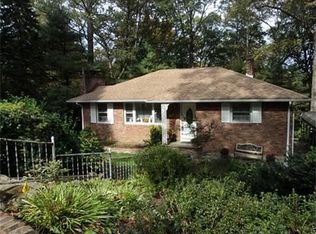 29 Overlook Rd, Bloomingdale, NJ 07403