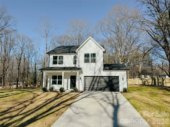 14205 Asbury Dr, Huntersville, NC 28078