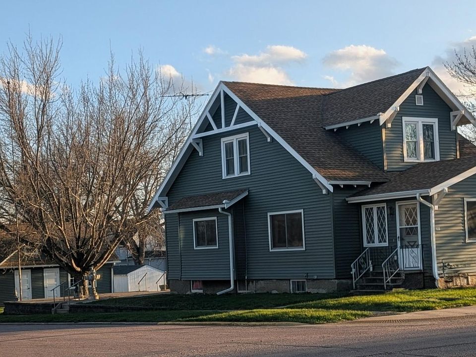 1st image of 301 W 4th St
