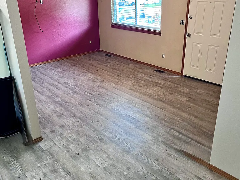 1038 Clark St — Photo 4