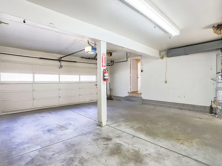 264 W Oakwood Blvd — Photo 21