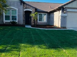 1830 W Berkshire Ln, Hanford, CA