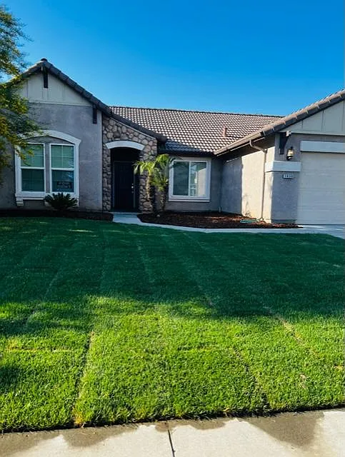 1830 W Berkshire Ln photo 1