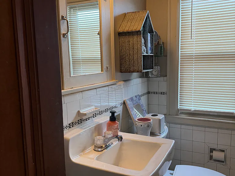1004 Lakepointe St — Photo 18