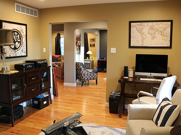 2nd Upstairs Living Area