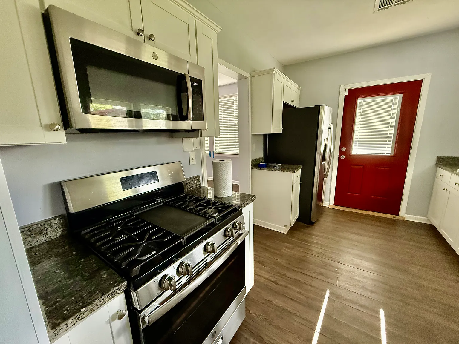 3 bed, $1,500 — Photo 4