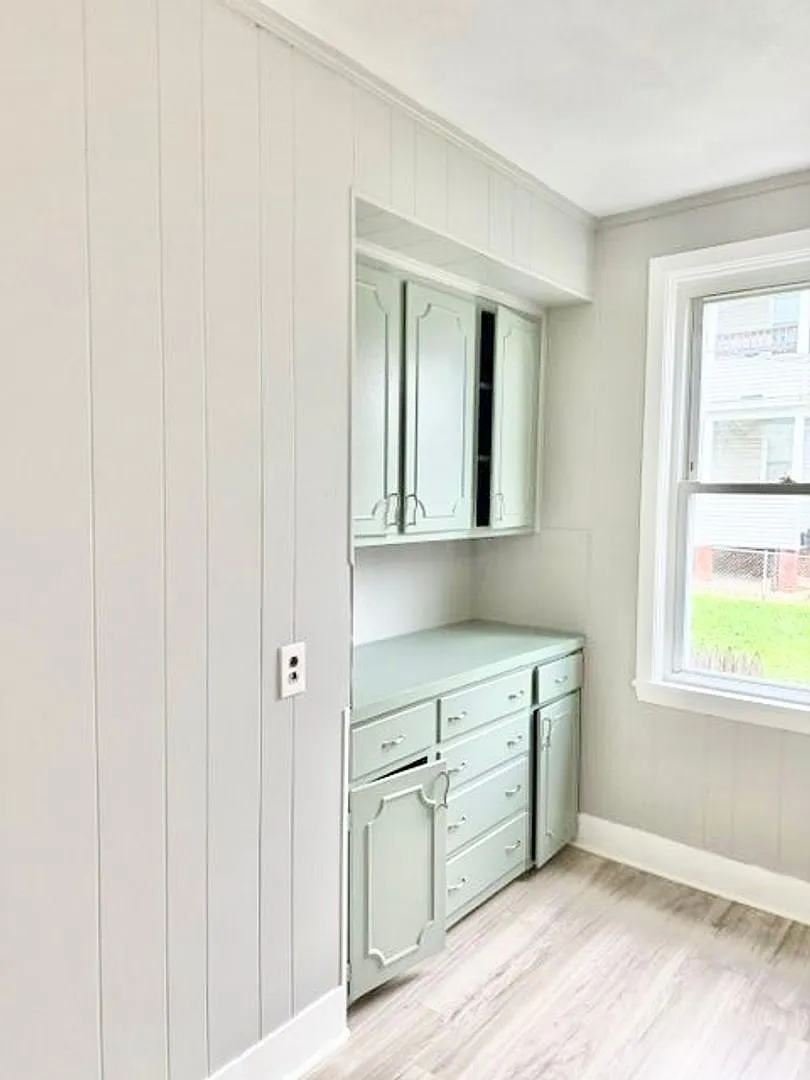 457 Admiral Street — Photo 2