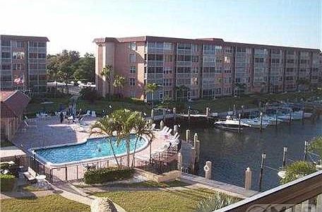 1st image of 911 Gardenia Dr APT 253