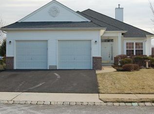 101 Valencia Dr, Monroe Township, NJ 08831