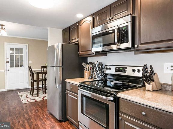 5th image of 811 Shamrock Dr