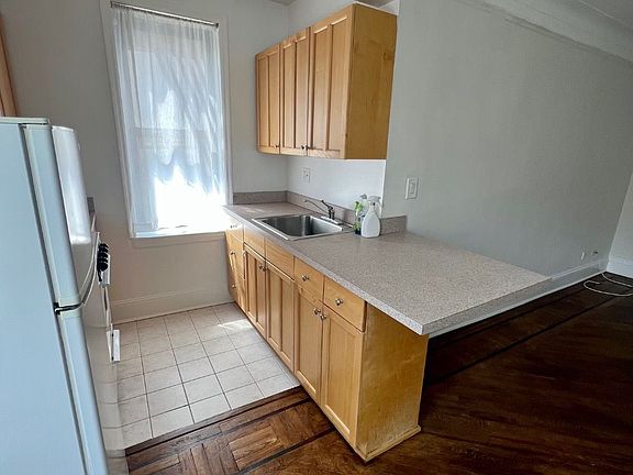3rd image of 1 Broad Pkwy Unit 2F