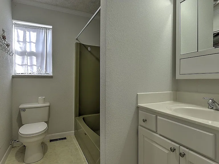 4660 Kingsport Hwy — Photo 8