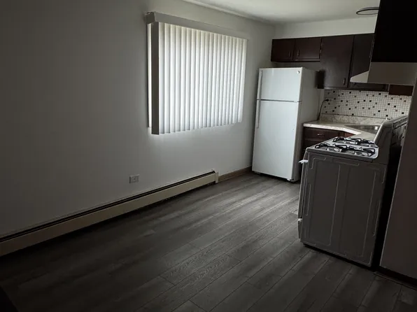 9430 S 79th Ct, Hickory Hills, IL 60457