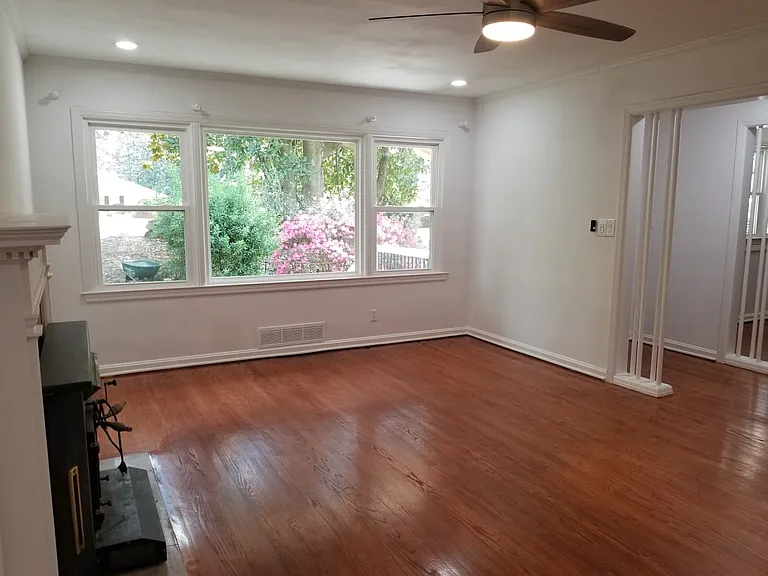 2079 Honeysuckle Ln SW — Photo 8