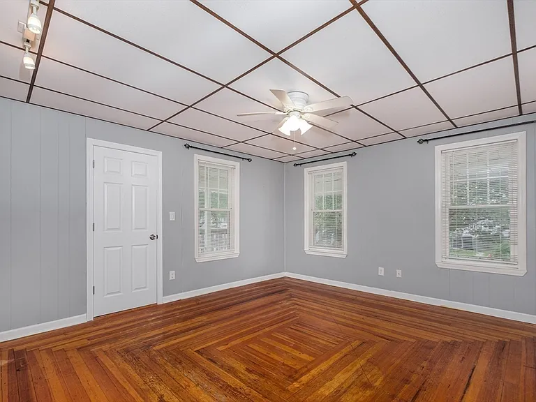 18 Chestnut St #1 — Photo 5