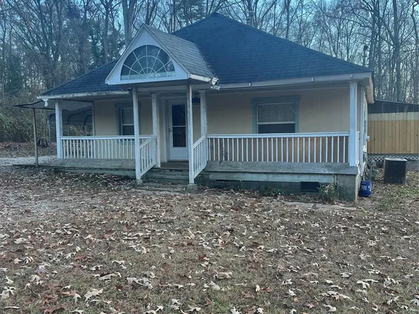 6341 Macon St, Charlotte, NC 28208