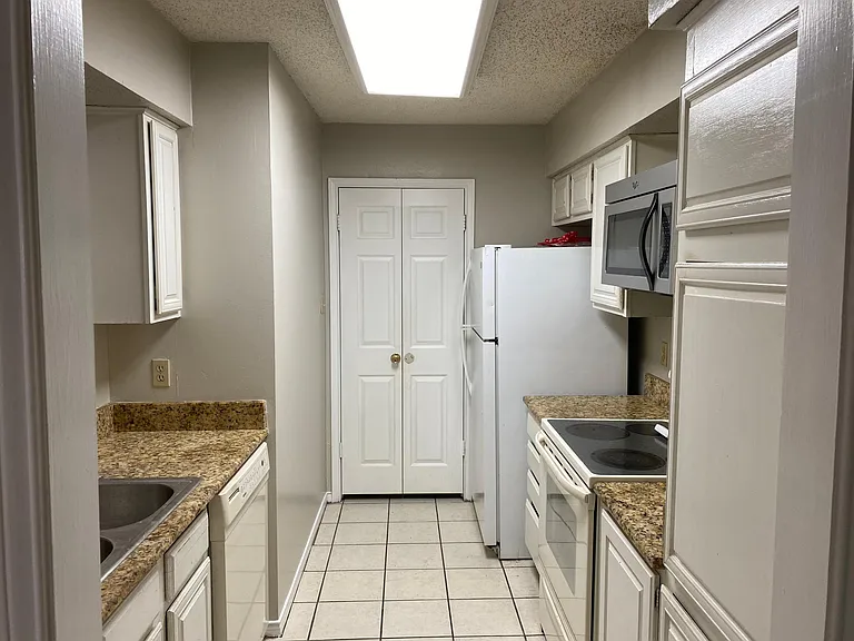 3550 Country Square Dr #112 — Photo 4