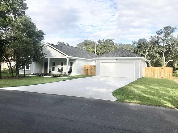 3rd image of 1446 Oak Dr