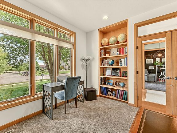 5th image of 1900 Scenic Point Ln SW
