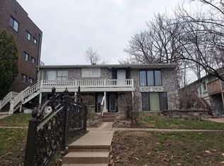 1220 E 10th St APT 4, Davenport, IA 52803