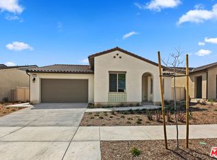 17820 Cirrus Dr #210, Santa Clarita, CA 91350