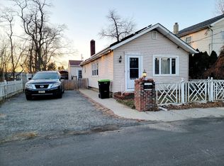 125 McKinley Ave, Laurence Harbor, NJ 08879