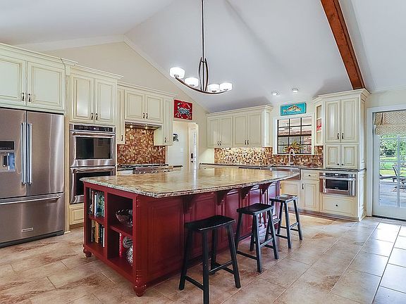 2nd image of 602 Canaan Dr