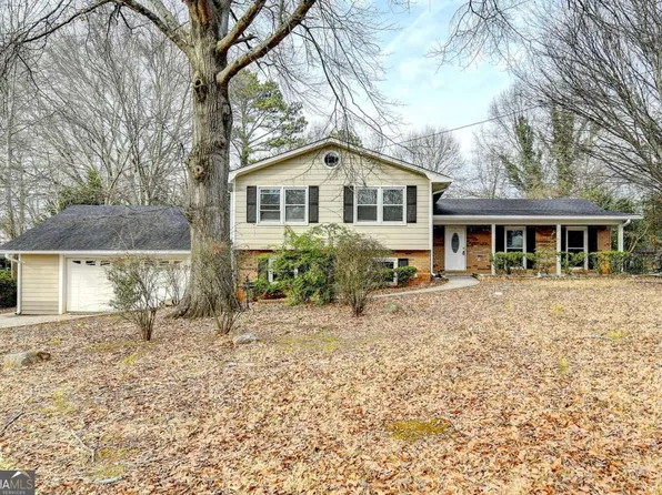 470 Rocky Creek Dr, Roswell, GA 30075