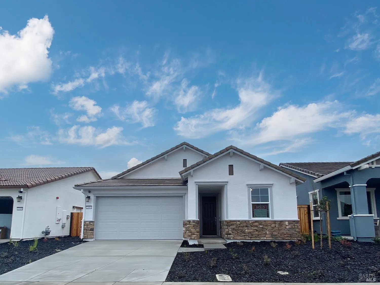 2406 Espana Lane photo 1