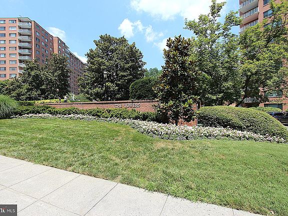 3rd image of 4201 Cathedral Ave NW APT 201W