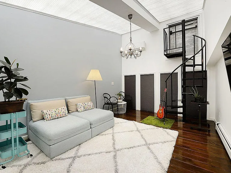 212 9th St #4B — Photo 7