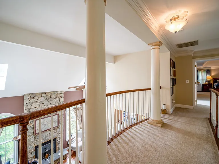 1115 Amanda Dr — Photo 20