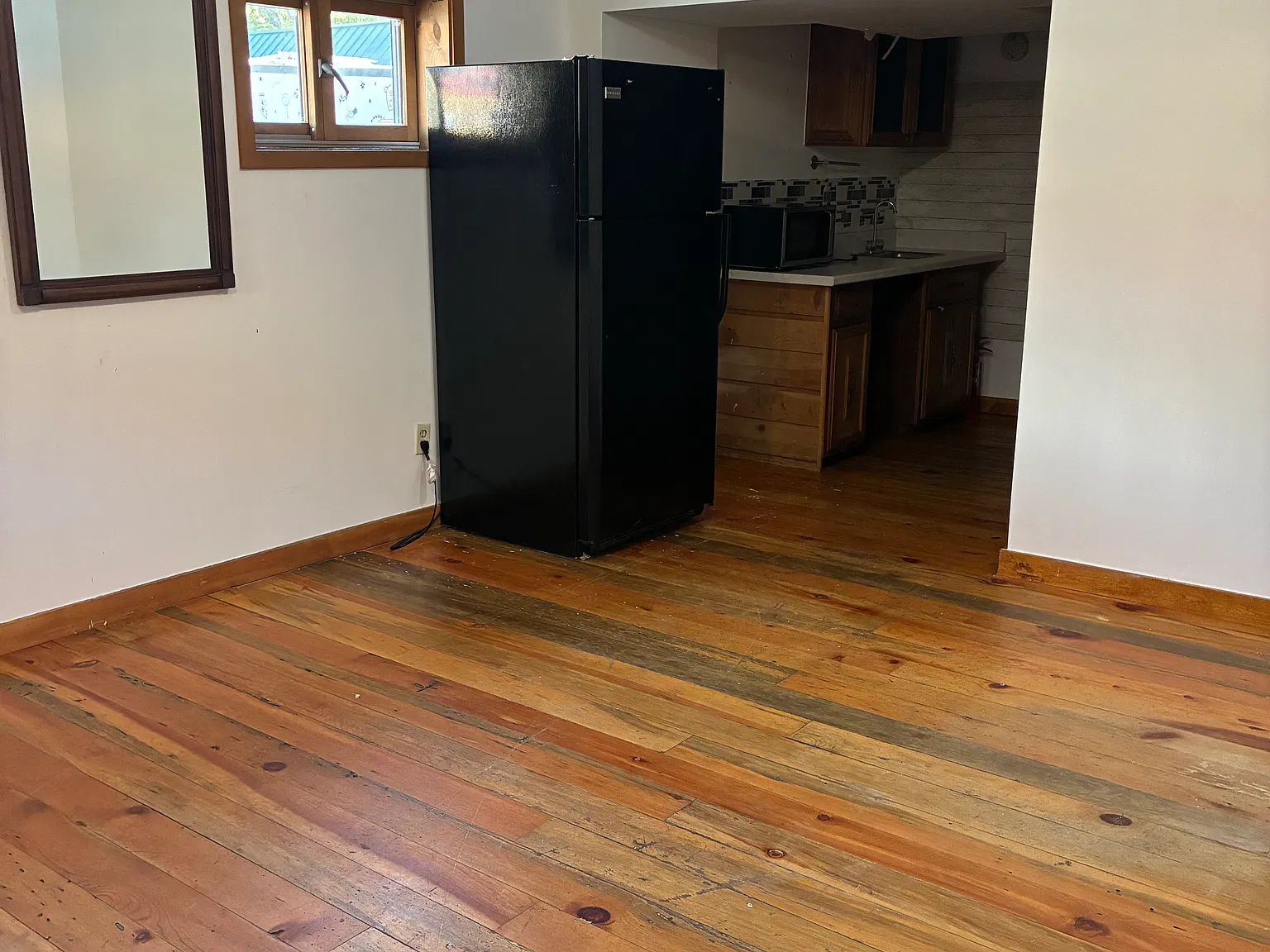 Studio, $935 — Photo 1