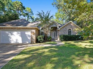 8912 Old Walnut Rd, Ocean Springs, MS 39564