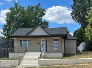 506 S 4th St, De Soto, MO 63020