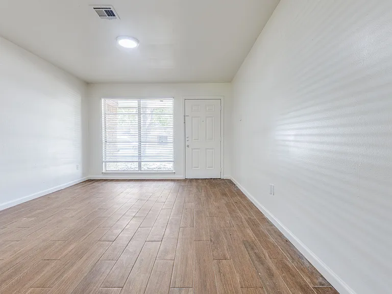 406 Vance St — Photo 9