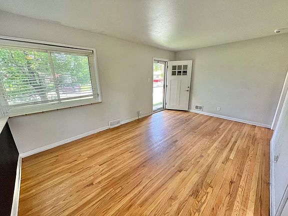 4th image of 3210 Krameria St