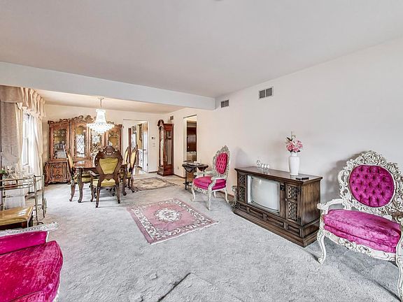 5th image of 8463 W Castle Island Ave
