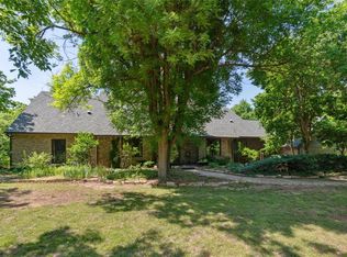 4075 Saint Croix Dr, Edmond, OK 73025
