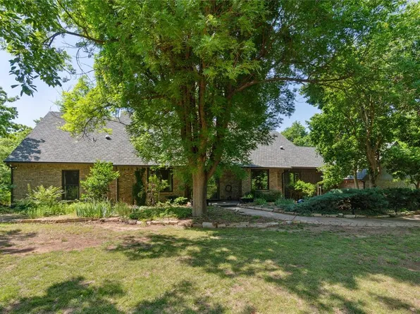 4075 Saint Croix Dr, Edmond, OK 73025