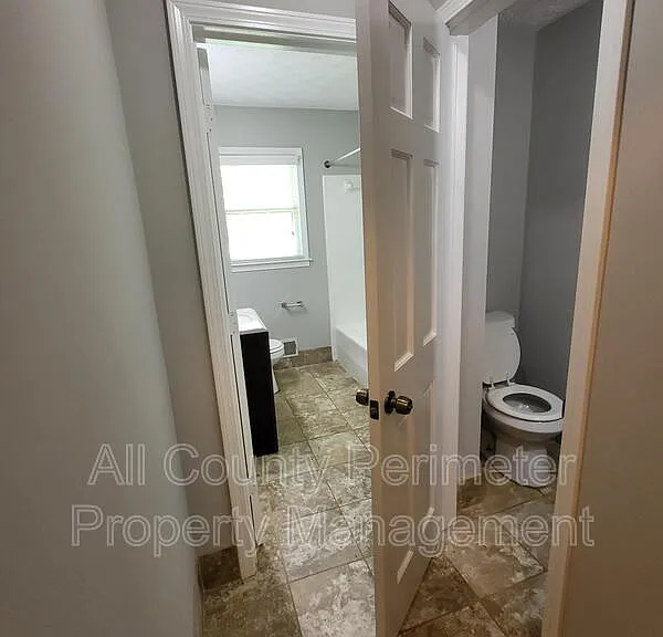 4548 Shallowford Rd — Photo 10