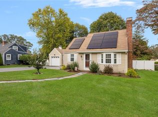22 Franconia Dr, Cranston, RI 02920