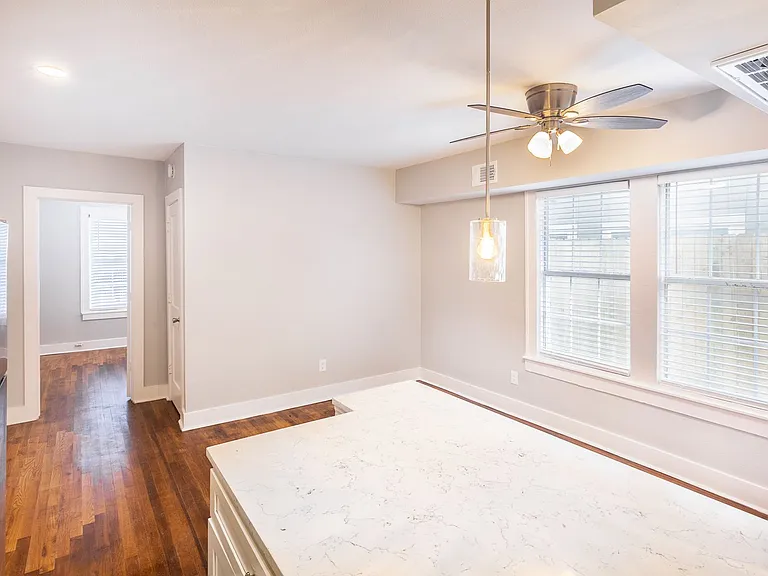 4810 Live Oak — Photo 8