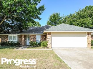 1906 Sharon Dr, Corinth, TX 76210